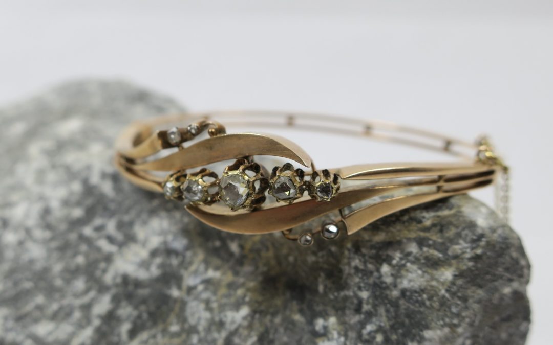 Vintage Jugendstil Armreif – a-jour – 585 Gold mit Diamant Rosen ~ 1900/1910