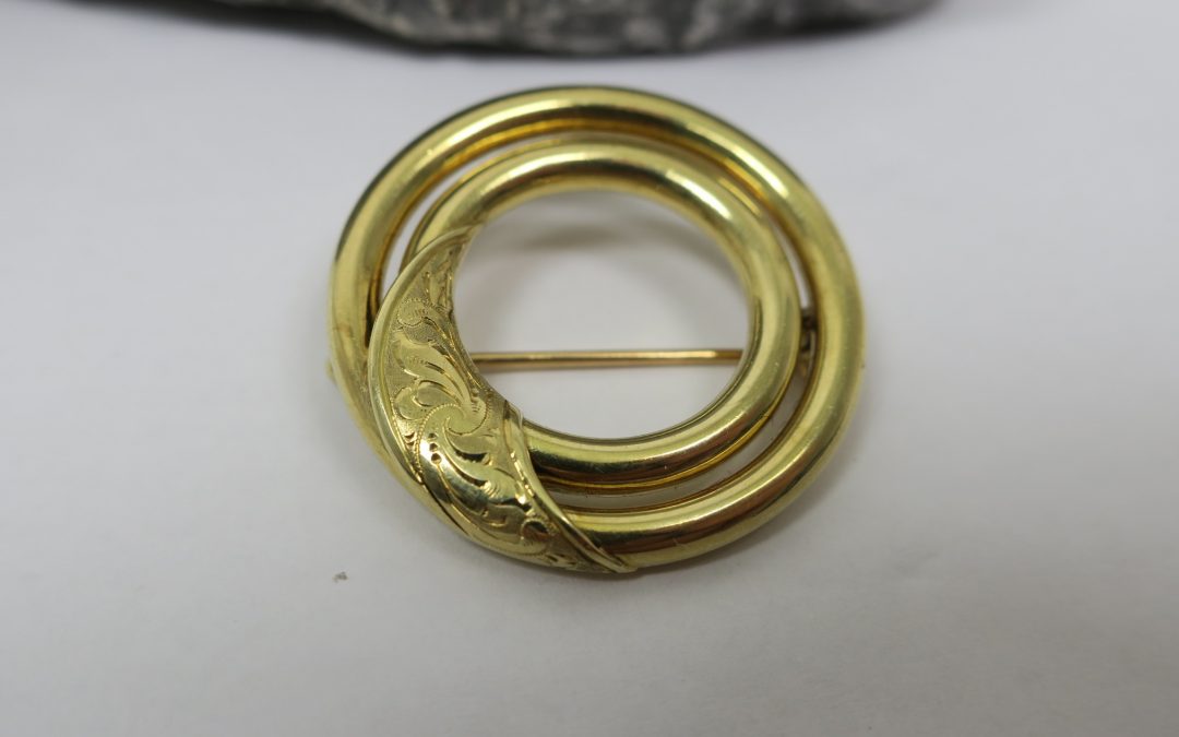 F. Zerrenner Pforzheim runde Jugendstil Brosche 585 / 14k Gold , floral verziert