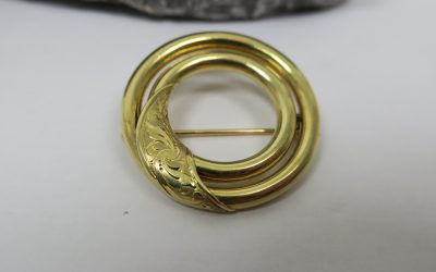 F. Zerrenner Pforzheim runde Jugendstil Brosche 585 / 14k Gold , floral verziert