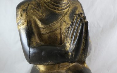 Alte Holz Lack Figur 55cm Skulptur betender Buddha / Mönch auf Lotusthron