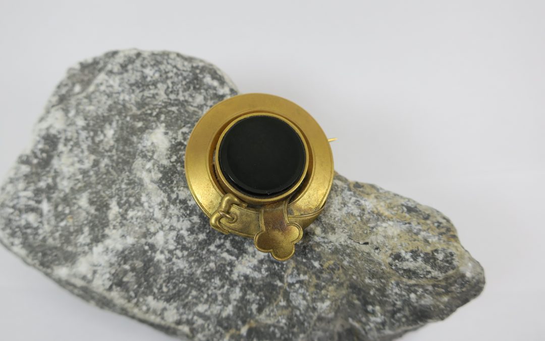 Antike Brosche / Anhänger Onyxscheibe / Onyx 585/14k Gold ~1870