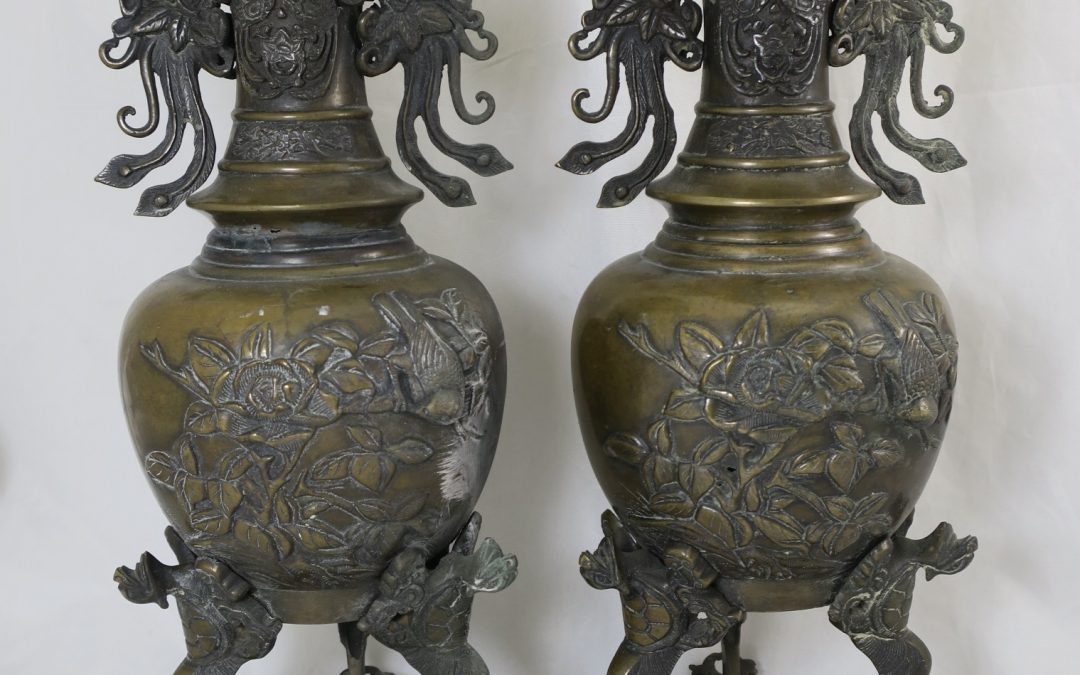 Paar Bronze Relief Henkel Vasen / Vase – China 19. Jh. – Phönix / Vögel / Baum / Strauch
