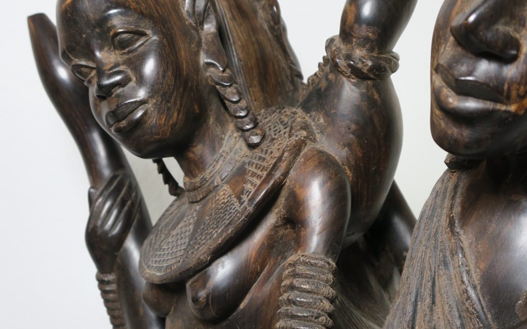 Afrika Ebenholz Skulptur zwei Krieger & Frau vom Stamm der Massai