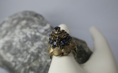 Vintage Damenring / Ring mit Saphiren 585 / 14k Gold – Blütenring Handarbeit