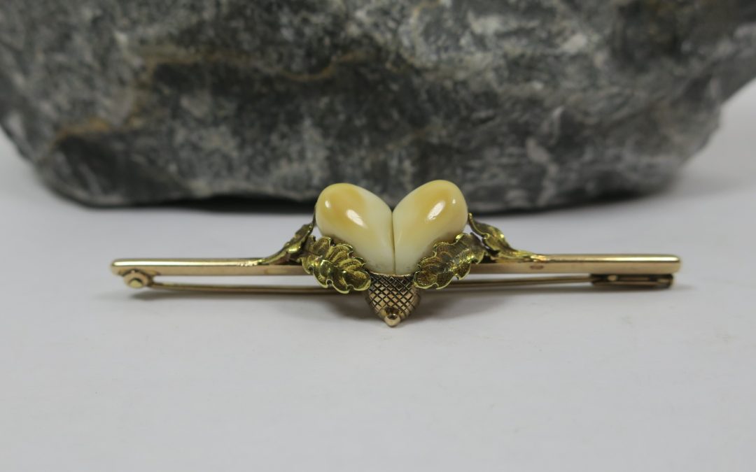 Grandel Schmuck Brosche 585 /14k Gold Herz Form Eichenblätter / Eichenlaub / Grandl