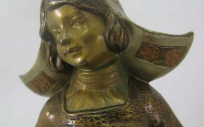 Frau / Mädchen Holland / Niederlande Figur / Skulptur Bronze patiniert ~ 1900/ 1920 Marmorsockel