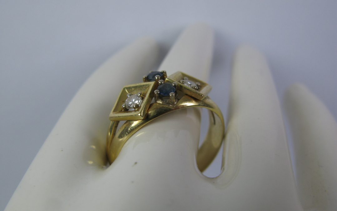 Vintage Damenring / Ring 585 / 14k Gold 2x Brillant & 2x Saphir =0,35ct Handarbeit ~ 1950