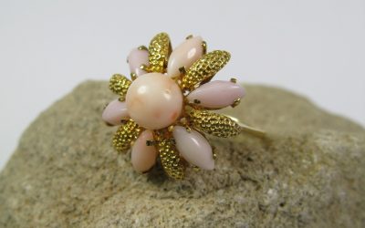 Vintage Ring Damenring Blüten Form 750 / 18k Gold – Koralle / Engelshautkoralle / Korallenring