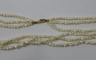 Flussperlenkette / Halskette / Kette 3-reihig Perlen / Flussperlen 585 /14K Gold Verschluss