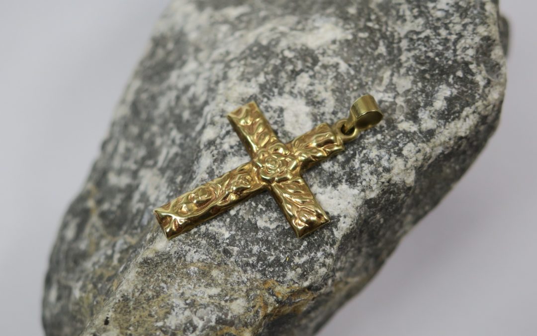 Relief Kreuz Anhänger 333 / 8K Gold Dekor Blume / Rose – pendant cross gold
