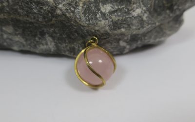Vintage Rosenquarz Kugel Anhänger 333 / 8K Gold Fassung Gelbgold