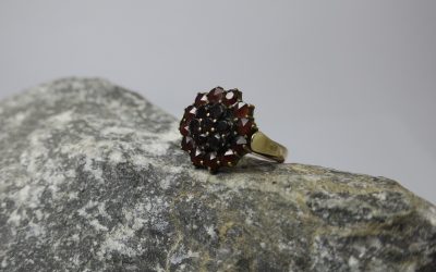 Vintage runder Granatring / Granat Ring 333 / 8K Gold Form Blume / Blüte – Handarbeit