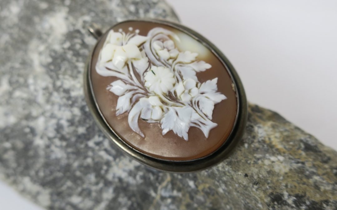 Vintage Kamee Brosche / Anhänger 800 Silber Blume Muschelkamee Gemme Handarbeit