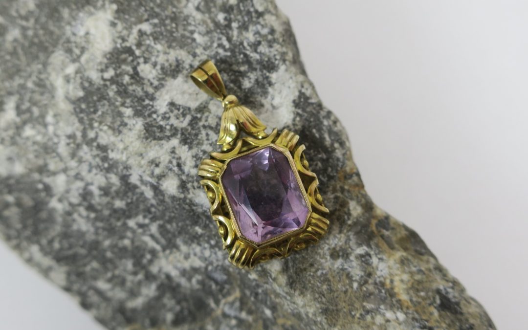 Art Deco Amethyst Ketten Anhänger 333 /8K Gold