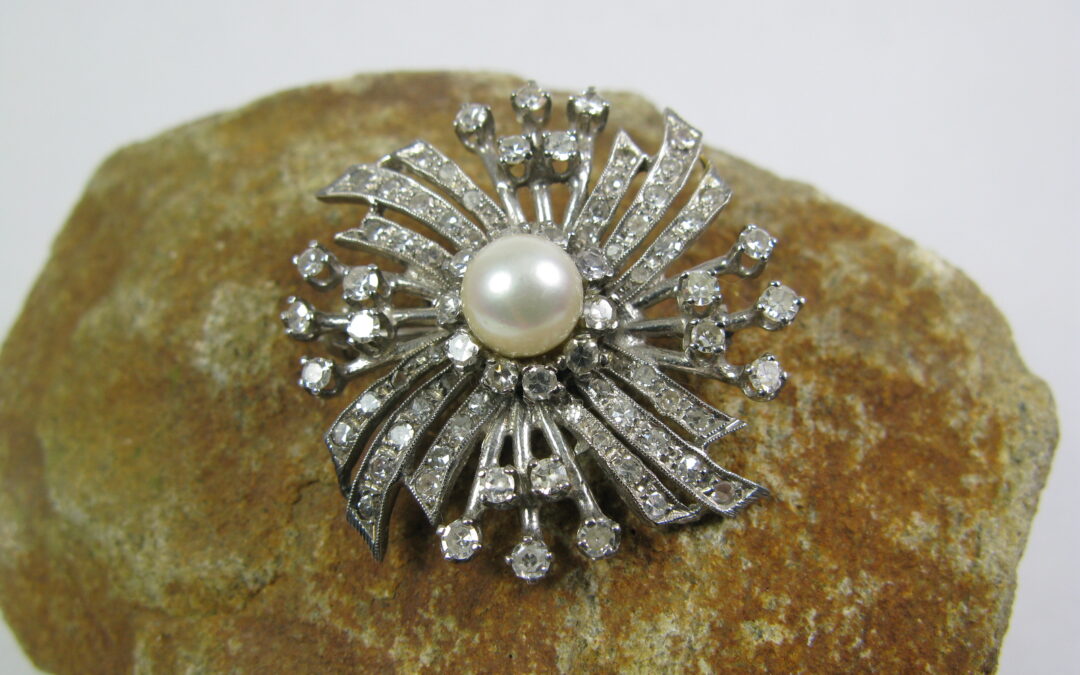 Vintage Brosche 585 Gold / Weißgold 80 Diamanten 2,4 ct. mittig Perle – Handarbeit