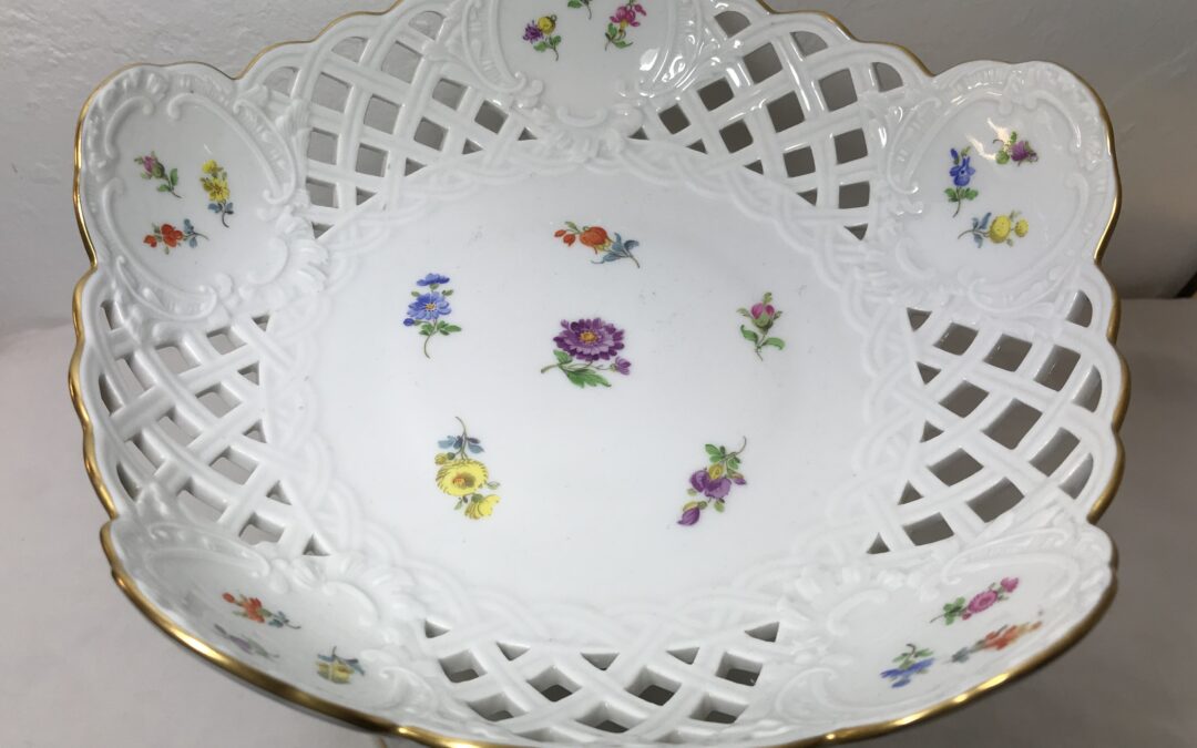 Meissen Porzellan Durchbruch Tafelaufsatz Schale Blumen Dekor