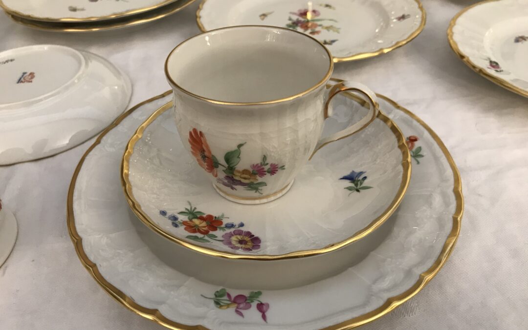 KPM Berlin Porzellan Service 6 Personen Rocaille Blumen Schmetterlinge