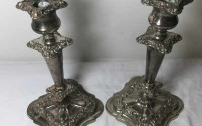 Vintage Paar Kerzenleuchter / Leuchter versilbert Blumen Dekor / Barock Form