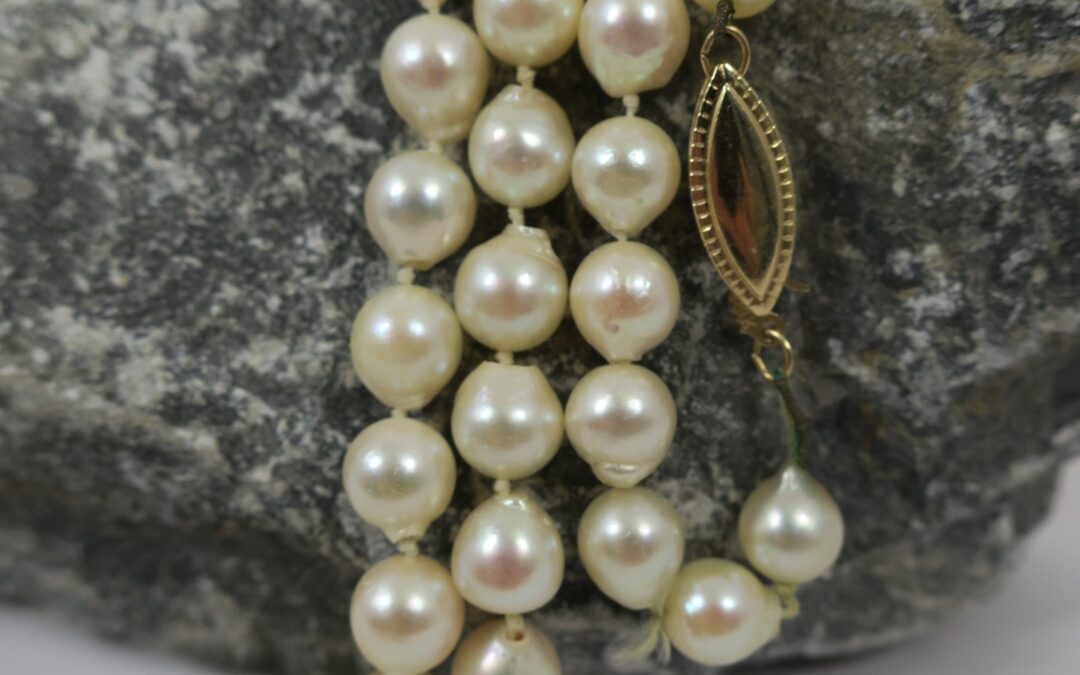 Vintage Perlenkette 585 / 14 Karat Gold Verschluss 52 Perlen Ø 0,7cm, Kette / Halskette 48 cm