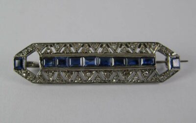 Art Deco Brosche a-jour 10x Saphir 33x Diamant 585 / 14K Gold / Weißgold ~ 1920