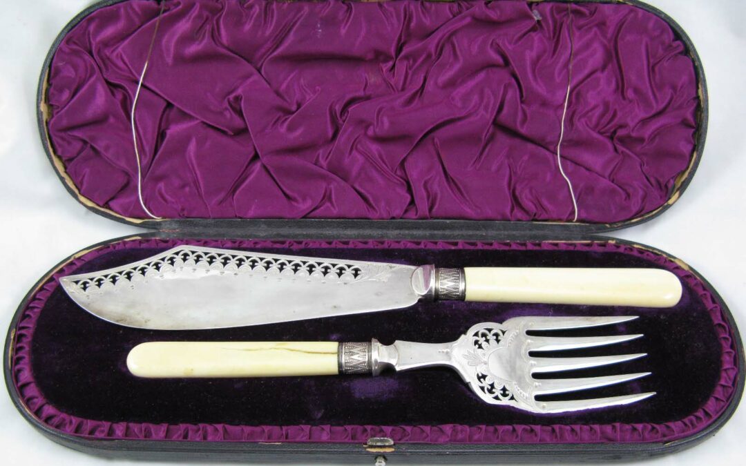 Vintage Fisch Vorlegebesteck 2-teilig W. Hutton England 19. Jh. Versilbert / Griffe Elfenbein