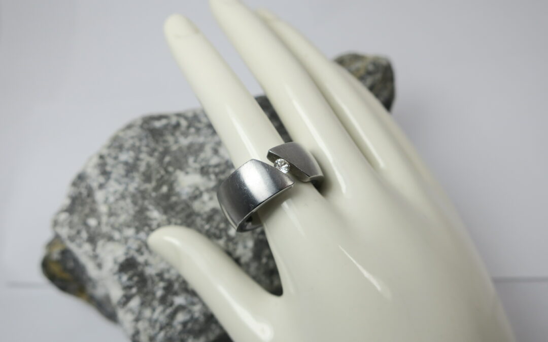 Brillant Ring 0,15ct Edelstahl Humphrey Damenring Brillantring Österreich Design