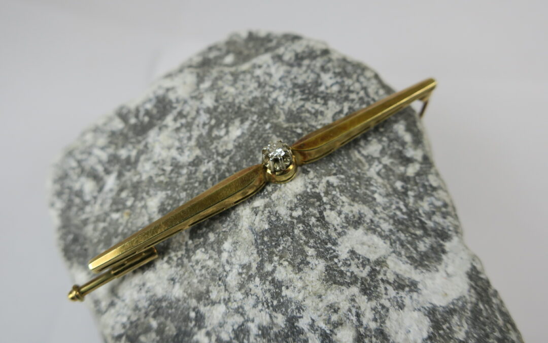 Vintage Stabnadel Brosche / Anstecknadel 585 / 14k Gold Diamant 0,14 ct.