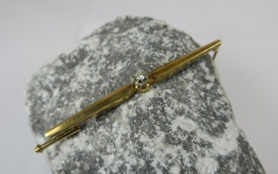 Vintage Stabnadel Brosche / Anstecknadel 585 / 14k Gold Diamant 0,14 ct.