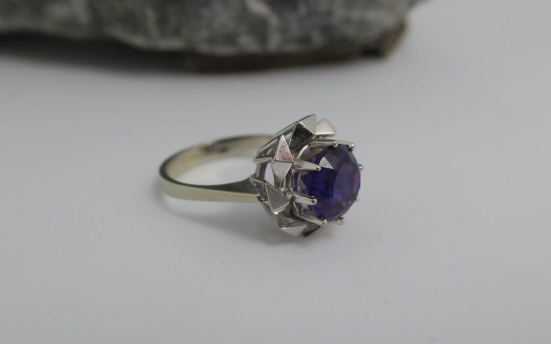 Vintage Amethyst Ring 585 / 14K Weiss Gold Damenring / Brutalist Design