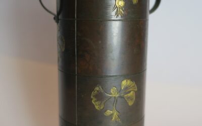 Bronze Becher Japan Meiji Zeit ~ 1900 – Pinselbecher – Blütenzweige graviert & vergoldet