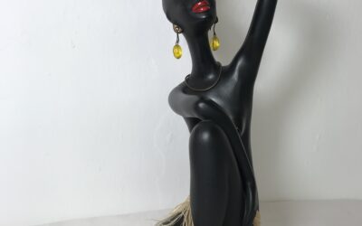 Cortendorf Keramik Figur Afrikanerin Baströckchen Krug 1257