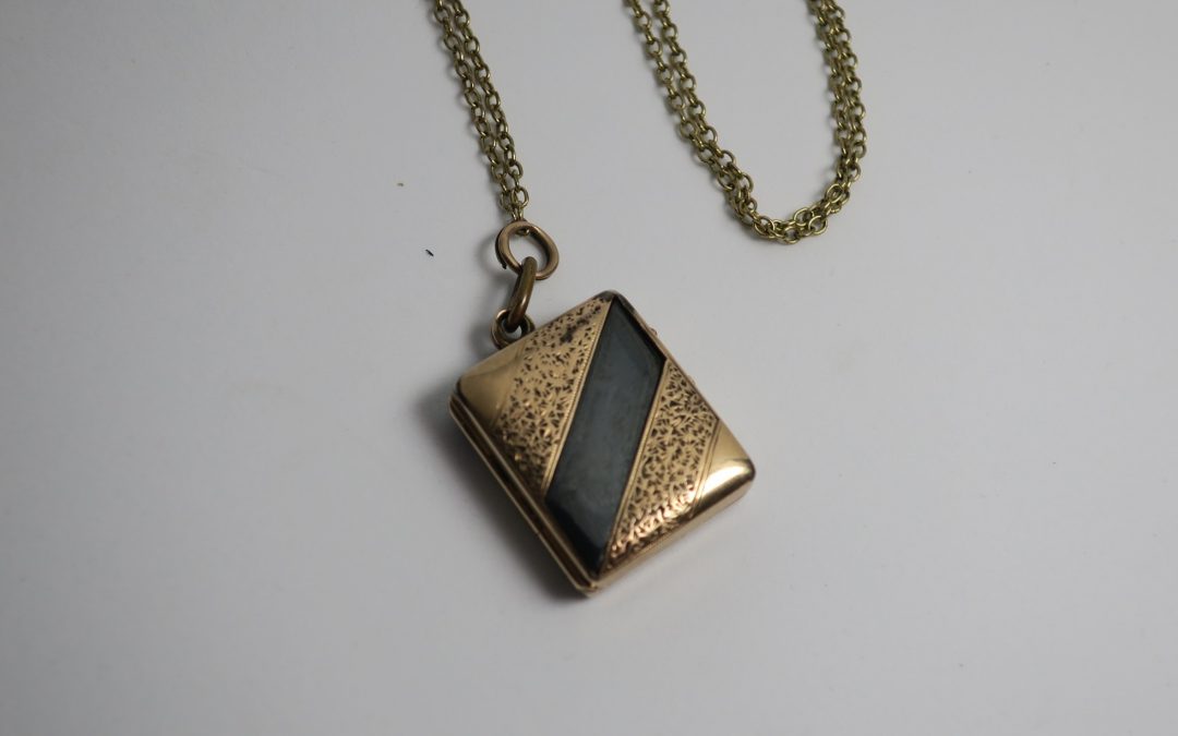 Medaillon Anhänger antik Onyx & Hämatit vergoldet mit Kette