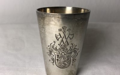 Schnapsbecher Becher Wappen Familie Puttkamer 800 er Silber Antik
