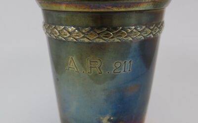 950 er Silber Becher A.R.211 Gravur Artillerie Regiment ? – Frankreich