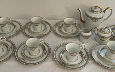 Royal Limoges Porzellan Service 8 Pers. Or En Relief Goldstaffage