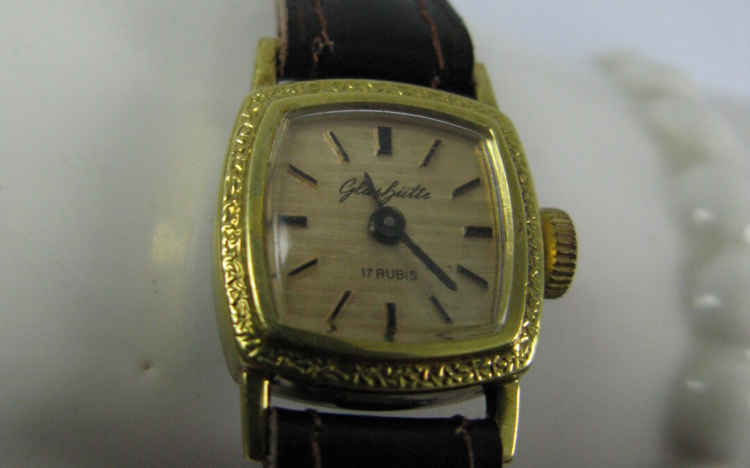 Vintage Damen Armbanduhr / Uhr Glashütte / GUB 70s Handaufzug Goldplaque