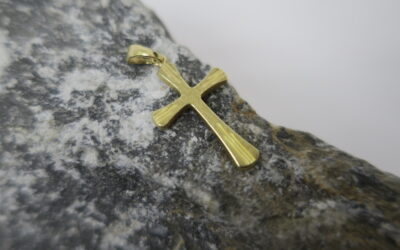 Kreuz Anhänger 585 / 14 Karat Gold – 585 GW