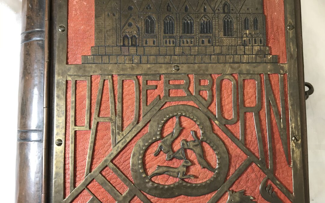 Buch Kassette Paderborn Dom Drei Hasen Fenster