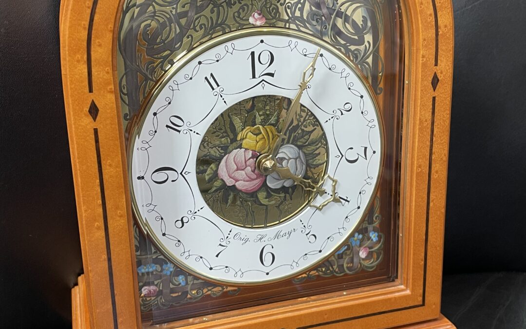 Kieninger Tischuhr Uhr Orig. H. Mayr Westminsterschlag 1970 er Jahre