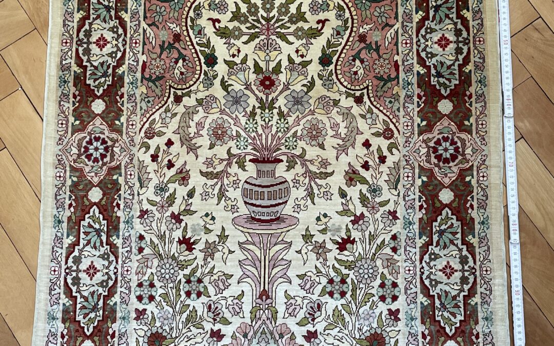 Teppich Seide / Seidenteppich Hereke ? Türkei ? Gebetsteppich Signiert Vase