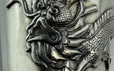 China Silberbecher Relief Drache Becher Silber 11,6 cm, 120 Gramm Drachenrelief