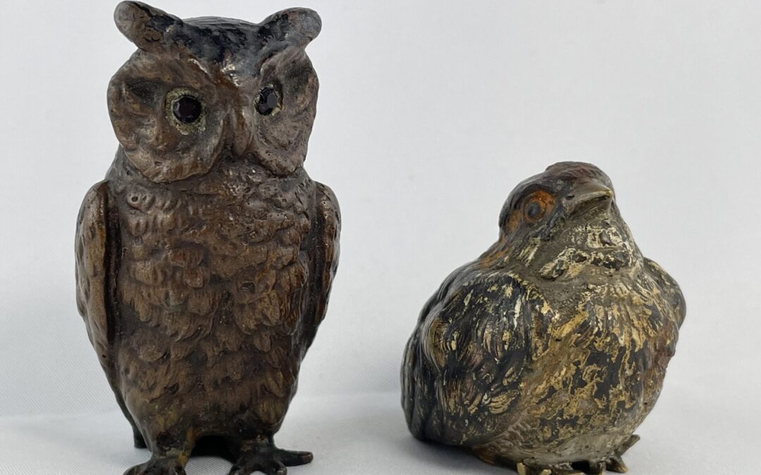 2x Wiener Bronze Miniatur ~ 1900 Eule & Vogel Zaunkönig ? Sperling ?