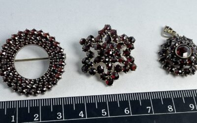 Vintage Sammlung Granat 2x Brosche Stern & Ring Ketten Anhänger Tombak vergoldet
