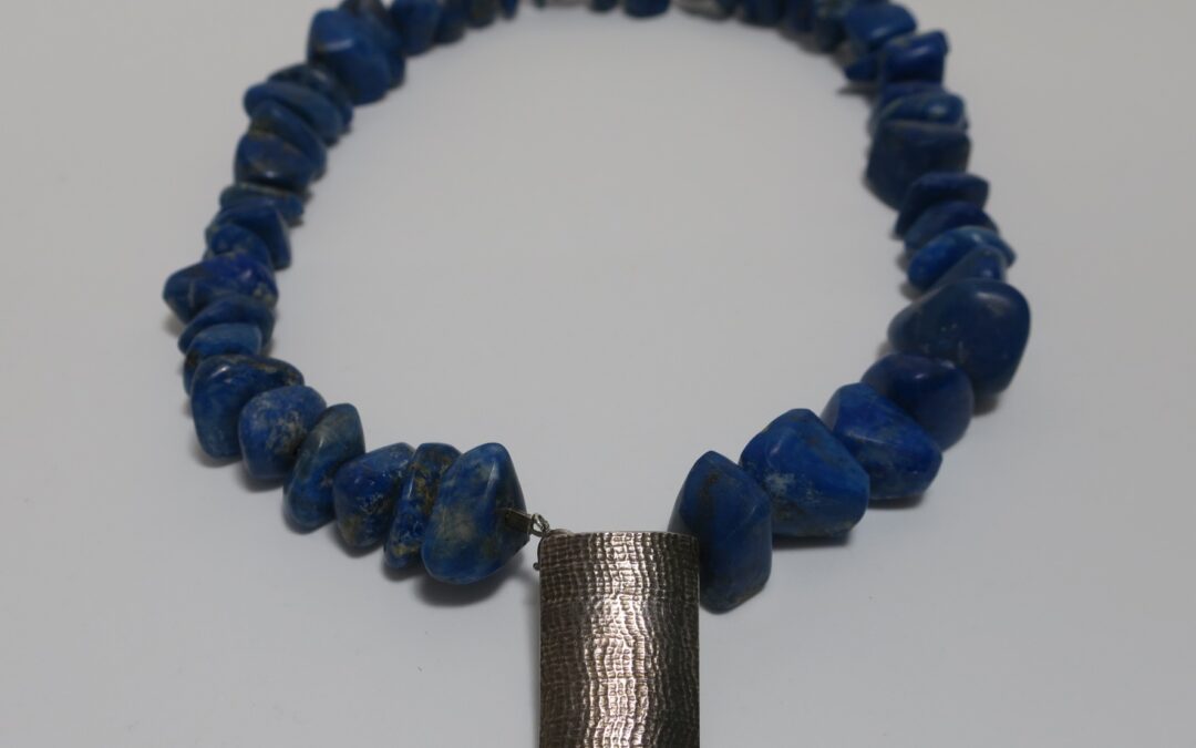 Vintage Lapislazuli Nuggets Halskette / Collier mit 925 Silber Schild / Zierelement – Kette