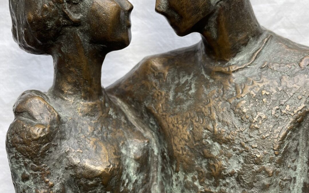 Eva de Maizière 1915-2003 Bronze Skulptur Figur Paar miteinander Liebespaar