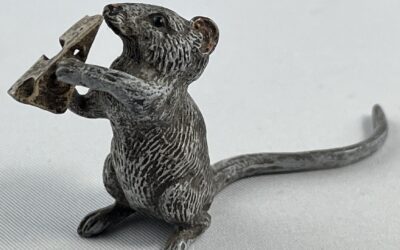 Knabbernde Maus mit Käse Wiener Bronze Miniatur ~ 1900 – Farbig gefasst