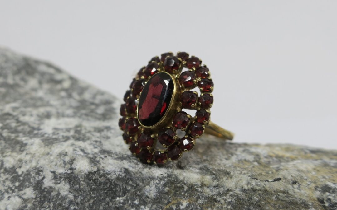 Vintage ovaler Granat Ring / Damenring 333 / 8kt Gold – garnet ring gold