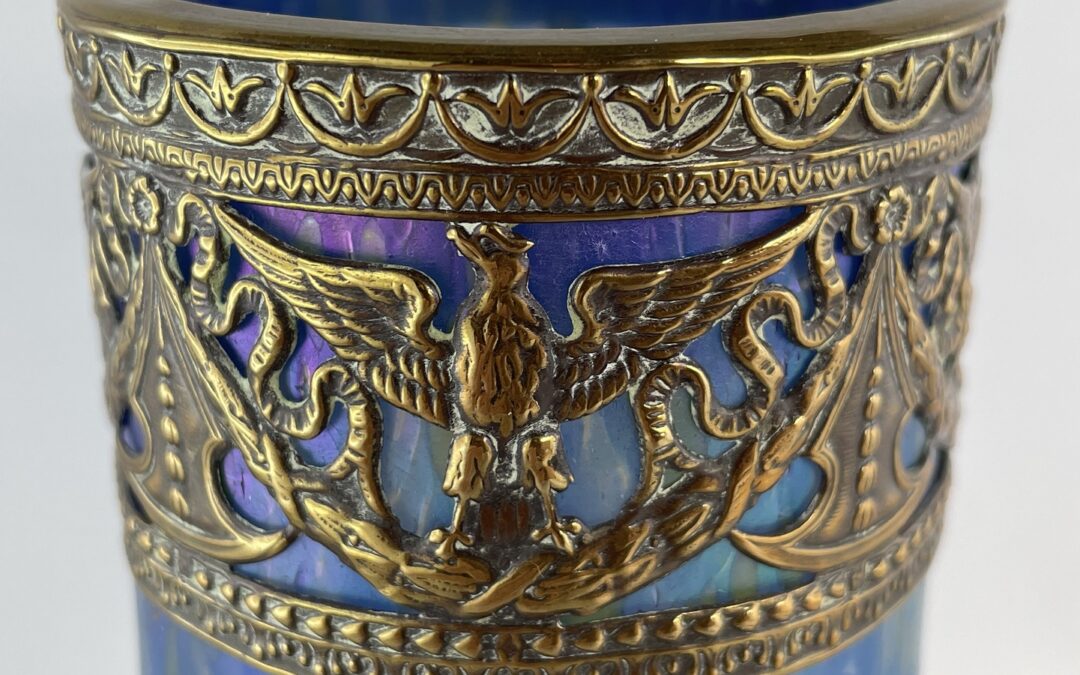 Vintage Glas Vase Loetz ? Irisierend Metall Band Adler Bronze?