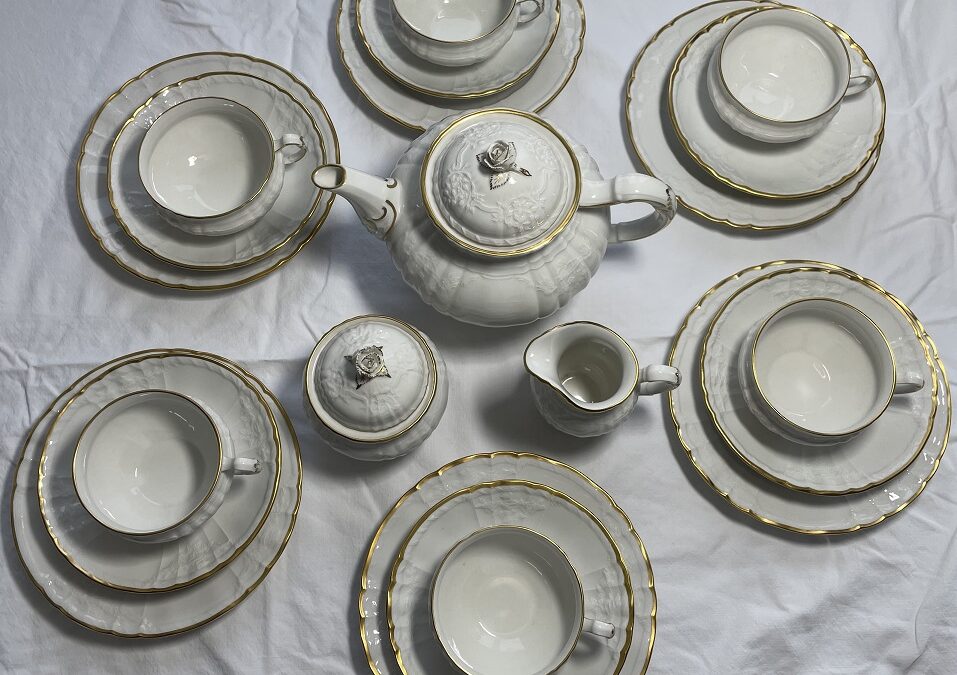 KPM Berlin Porzellan Kaffeeservice Teeservice Rocaille Goldrand weiß 6 Personen