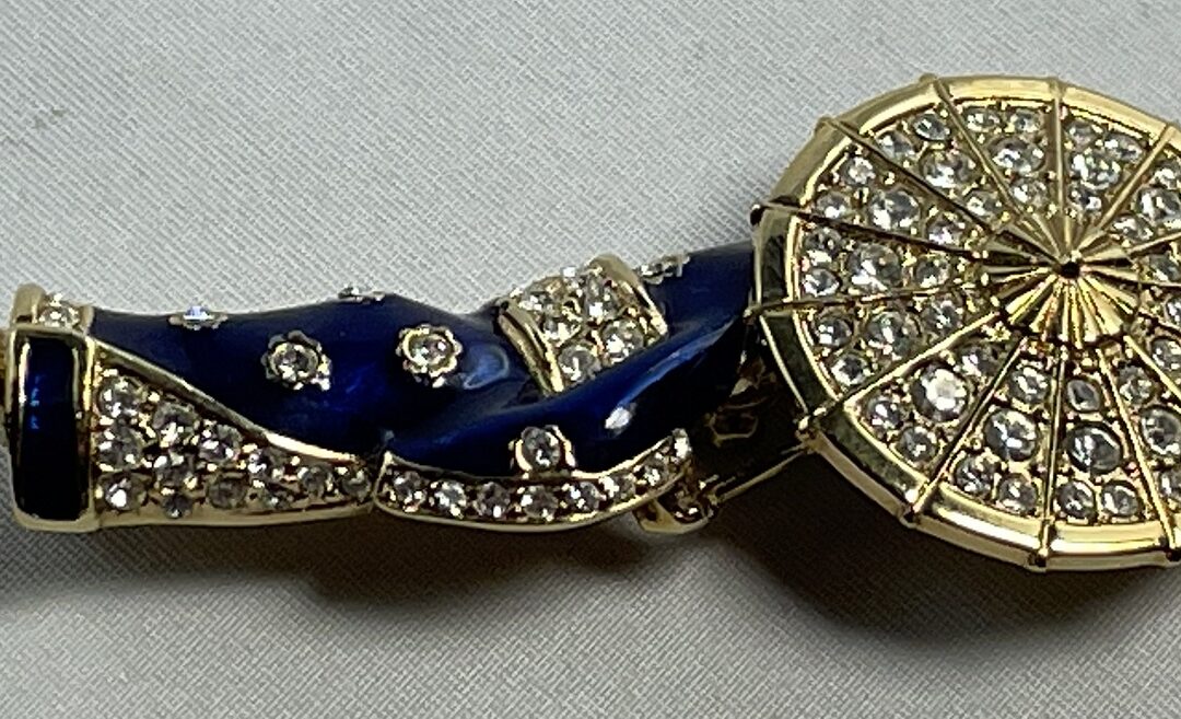 Vintage Attwood and Sawyer Brosche Geisha Mädchen Emailliert Swarovski Kristall